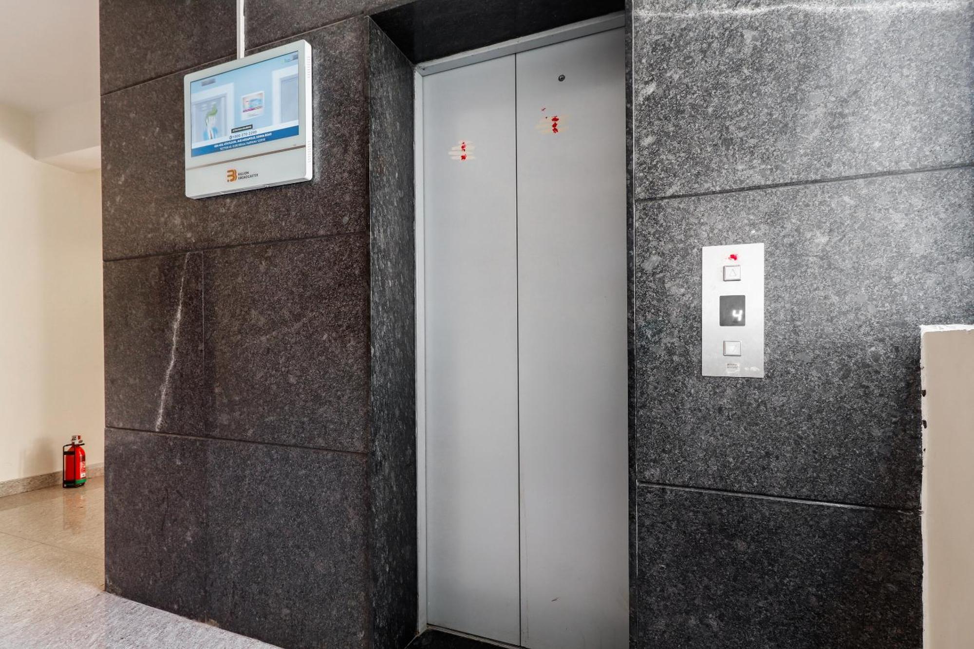 Hotel Super Gn Collection O Near Rajajinagar Industrial Estate Bengaluru Zewnętrze zdjęcie